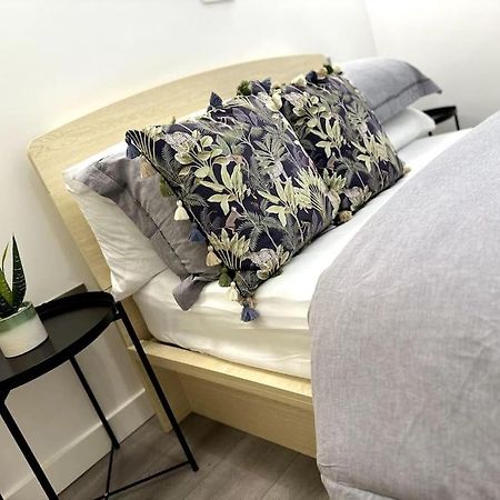 Studio Apartment In Milton Keynes Kültér fotó